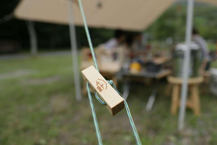 キャンプ　自在　ロープタイトナー　木製